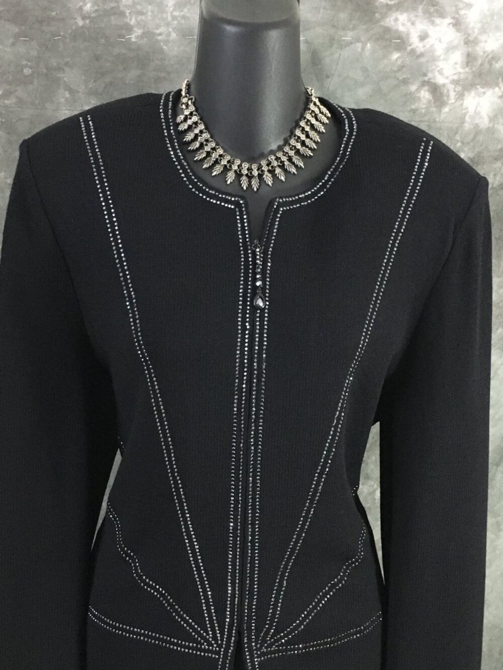 BEAUTIFUL St John evening knit black rhinestones embellished skirt suit 10 - Picture 5 of 10
